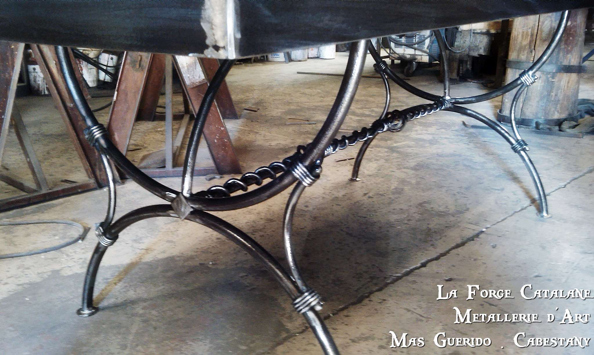 pied de table forge catalane.jpg